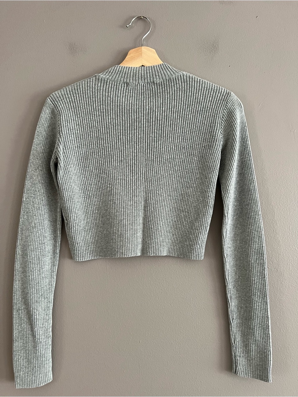 Brandy Melville Women's Cropped Mock Neck Ribbed Top Long Sleeve Gray One Size - Picture 2 of 11
